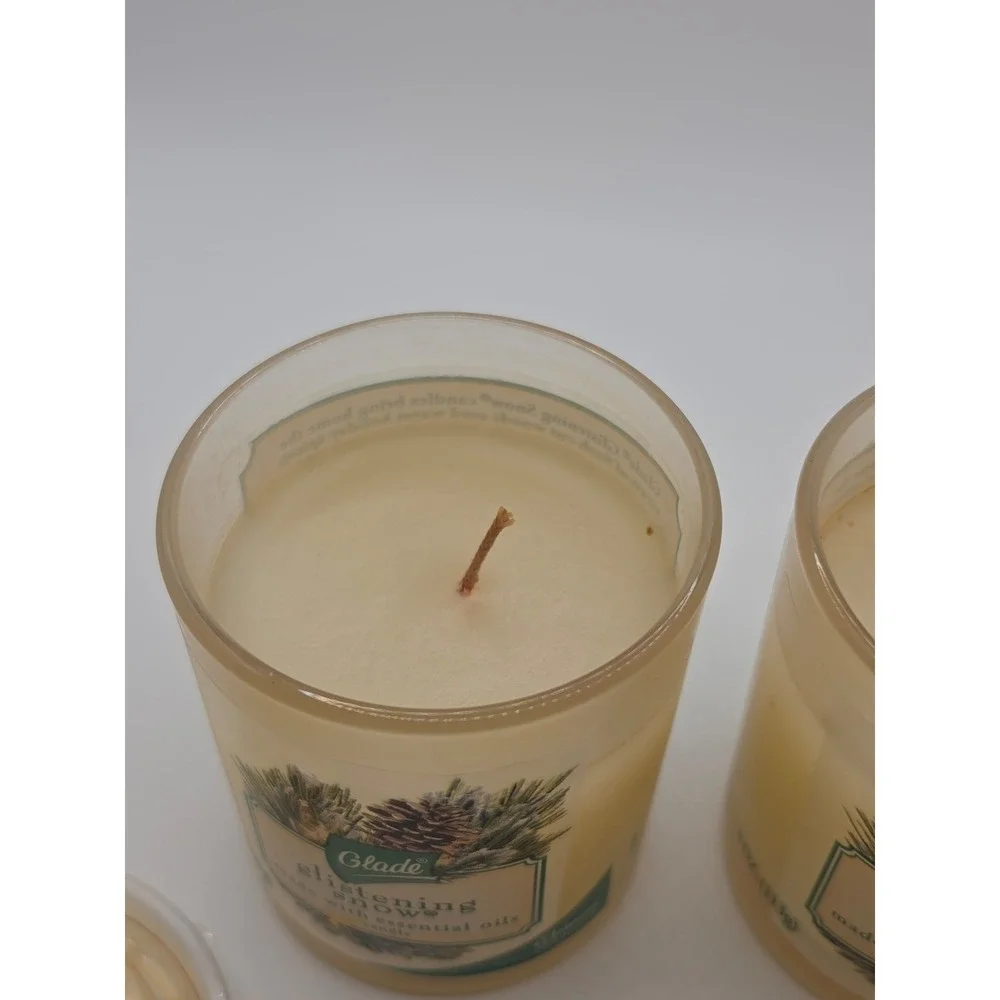 NEW Glade Glistening Snow Scented Candle with Essential Oils (2-Pack) 4oz each